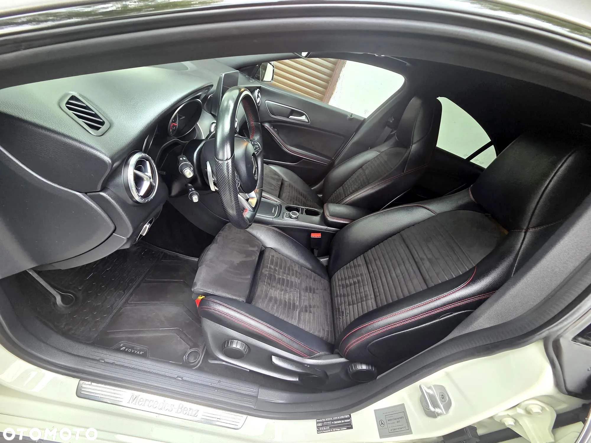 Mercedes-Benz CLA 200 7G-DCT AMG Line - 29