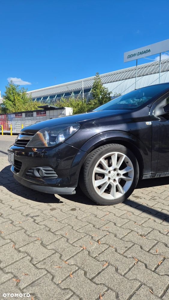 Opel Astra GTC 2.0 Turbo Cosmo - 3