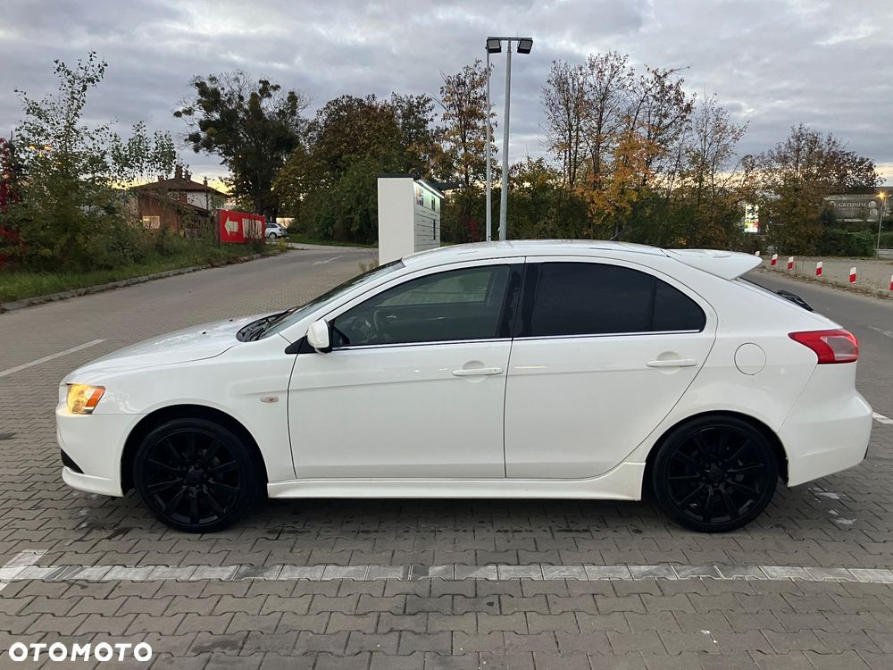 Mitsubishi Lancer - 9
