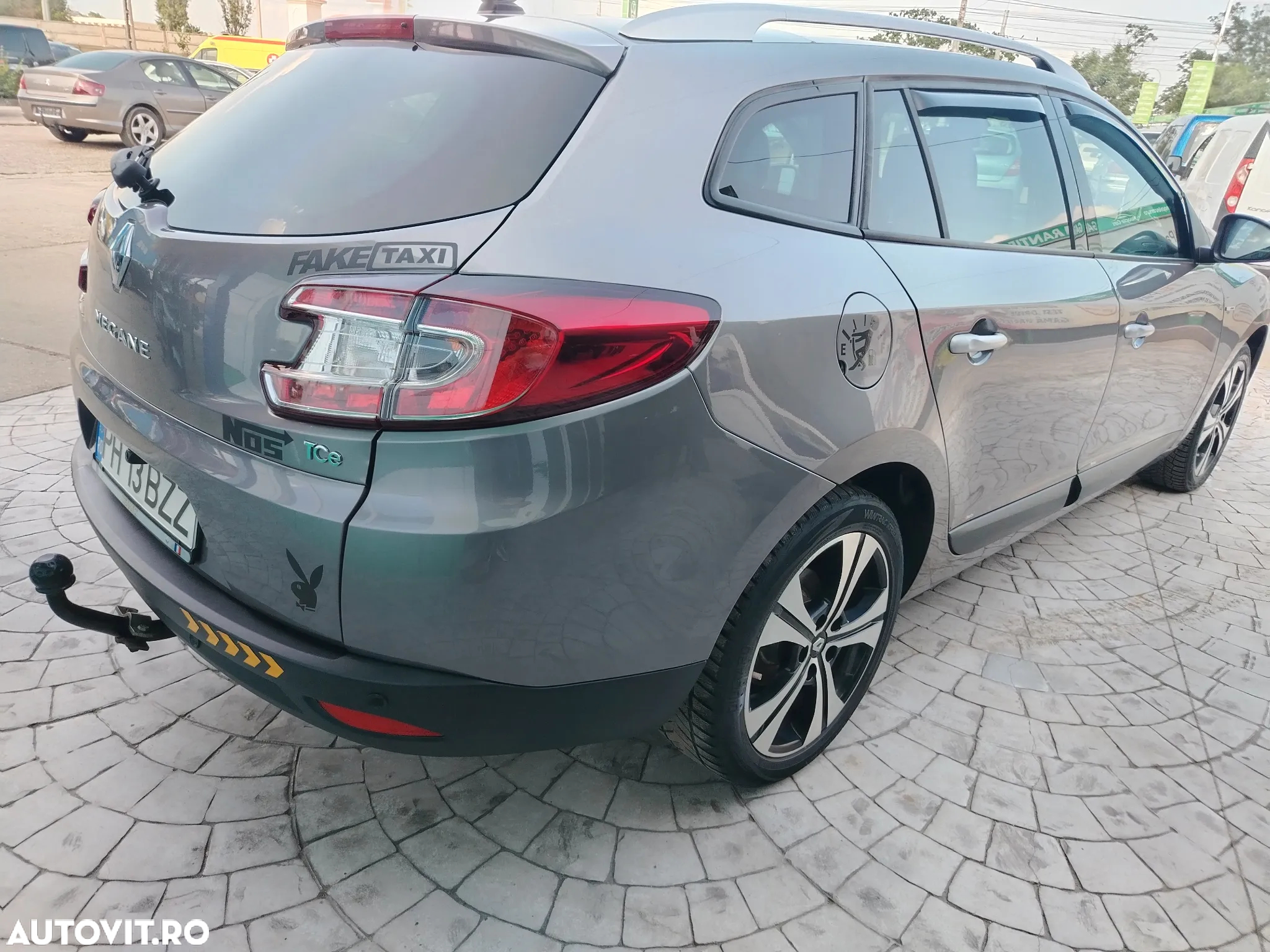 Renault Megane Grandtour TCe 130 Bose Edition - 8