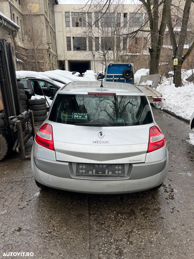 Dezmembrez Renault Megane II facelift gri argintiu 1,6 16v 2007 - 11