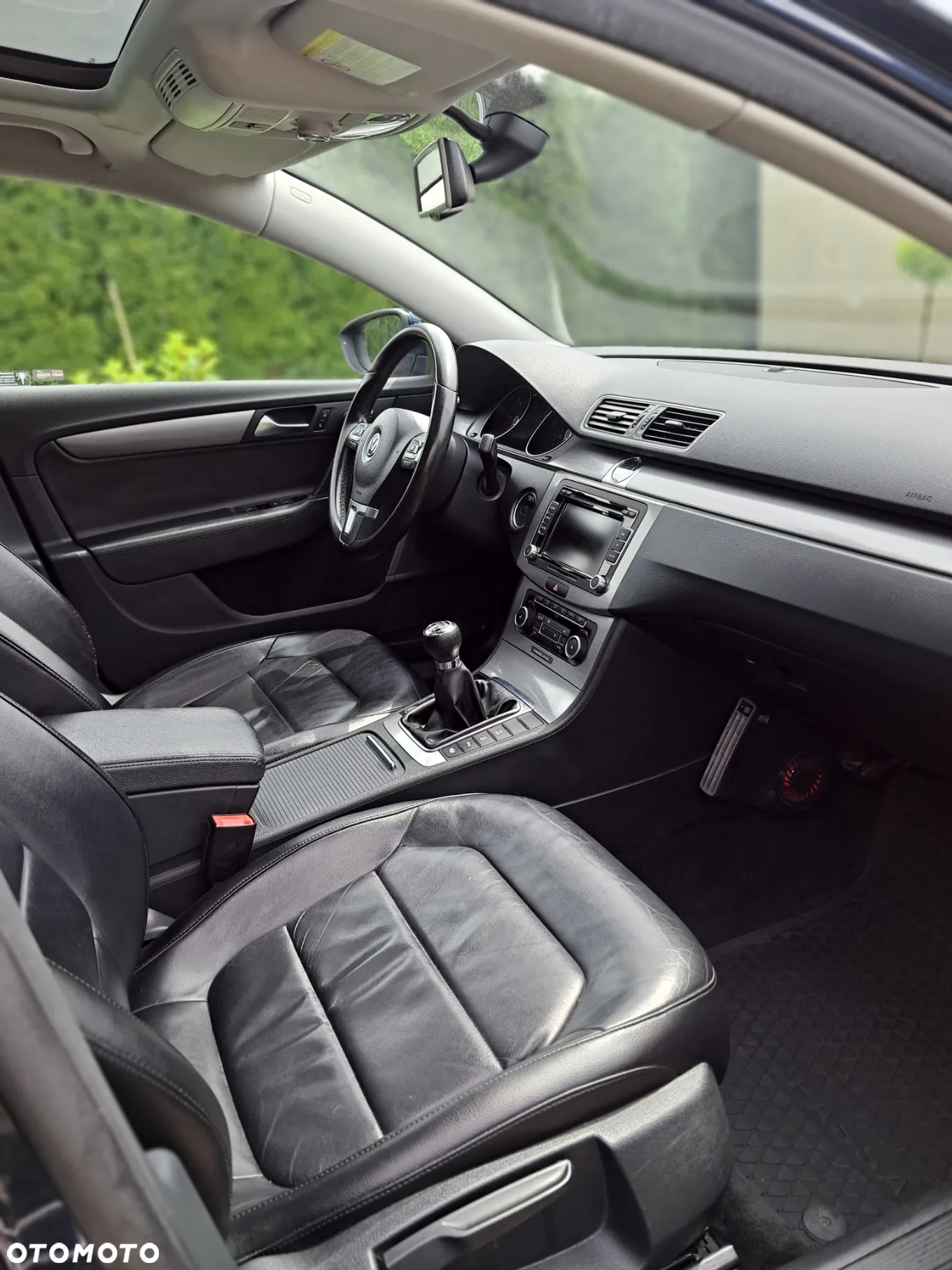 Volkswagen Passat Variant 2.0 TDI BlueMotion Technology Exclusive - 10