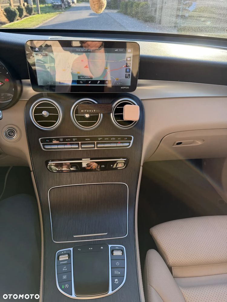 Mercedes-Benz GLC 200 d 4-Matic - 28