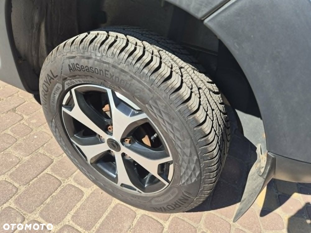Dacia Duster 1.6 SCe Urban Explorer S&S - 29