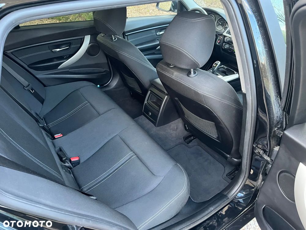 BMW Seria 3 320d Advantage sport - 19