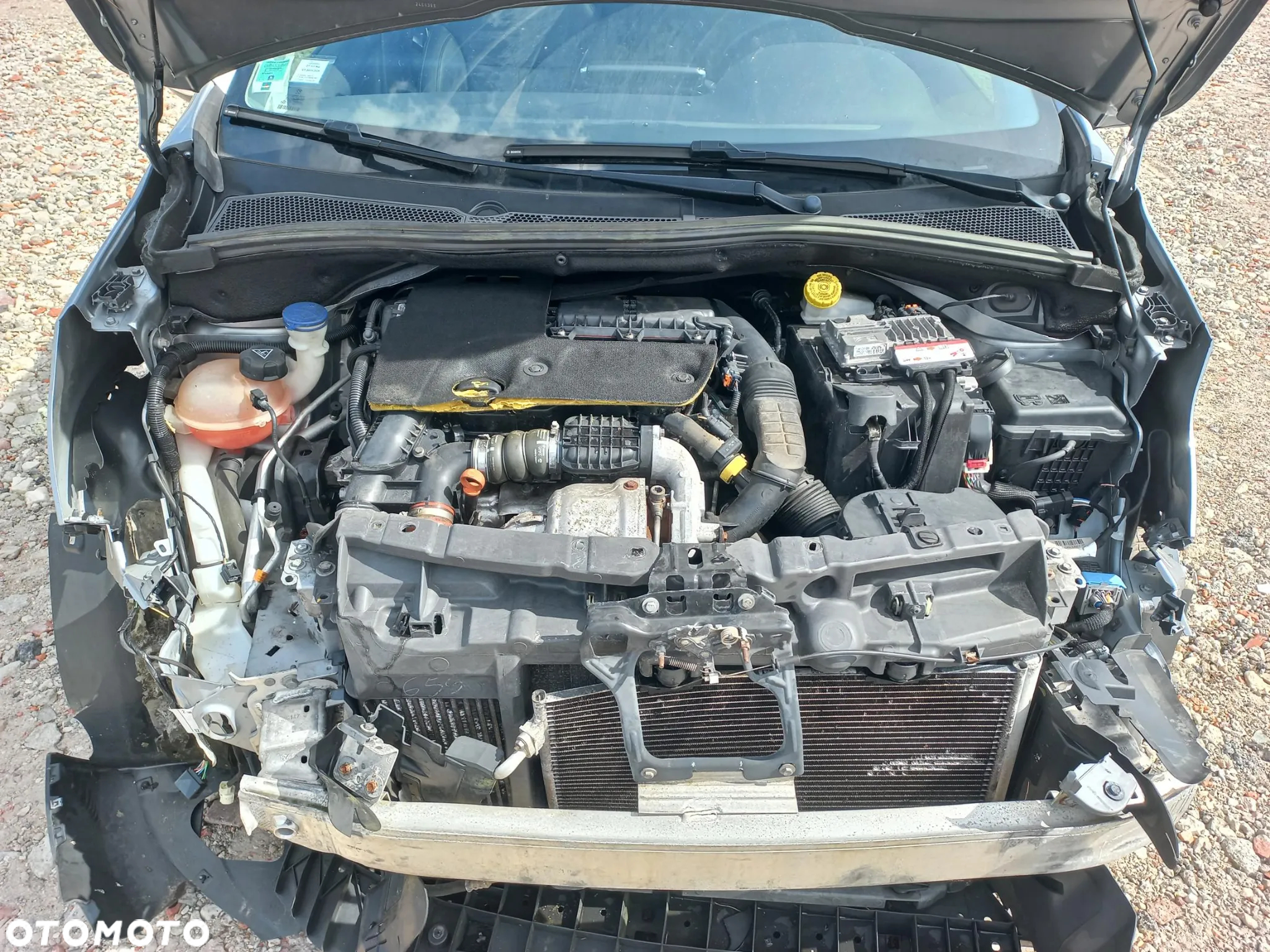 Peugeot 2008 BlueHDi FAP 120 STOP & START Allure - 11