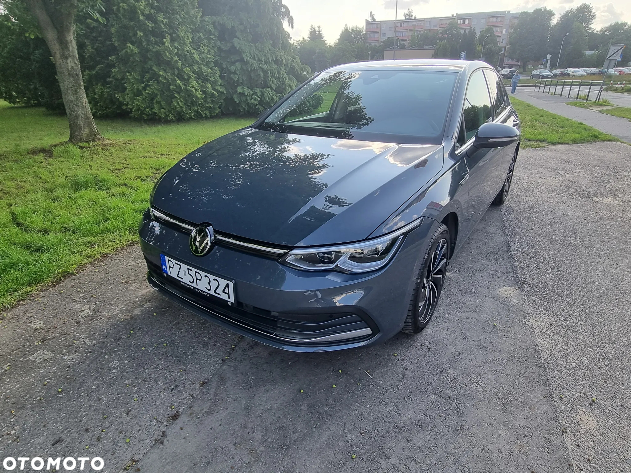 Volkswagen Golf - 2