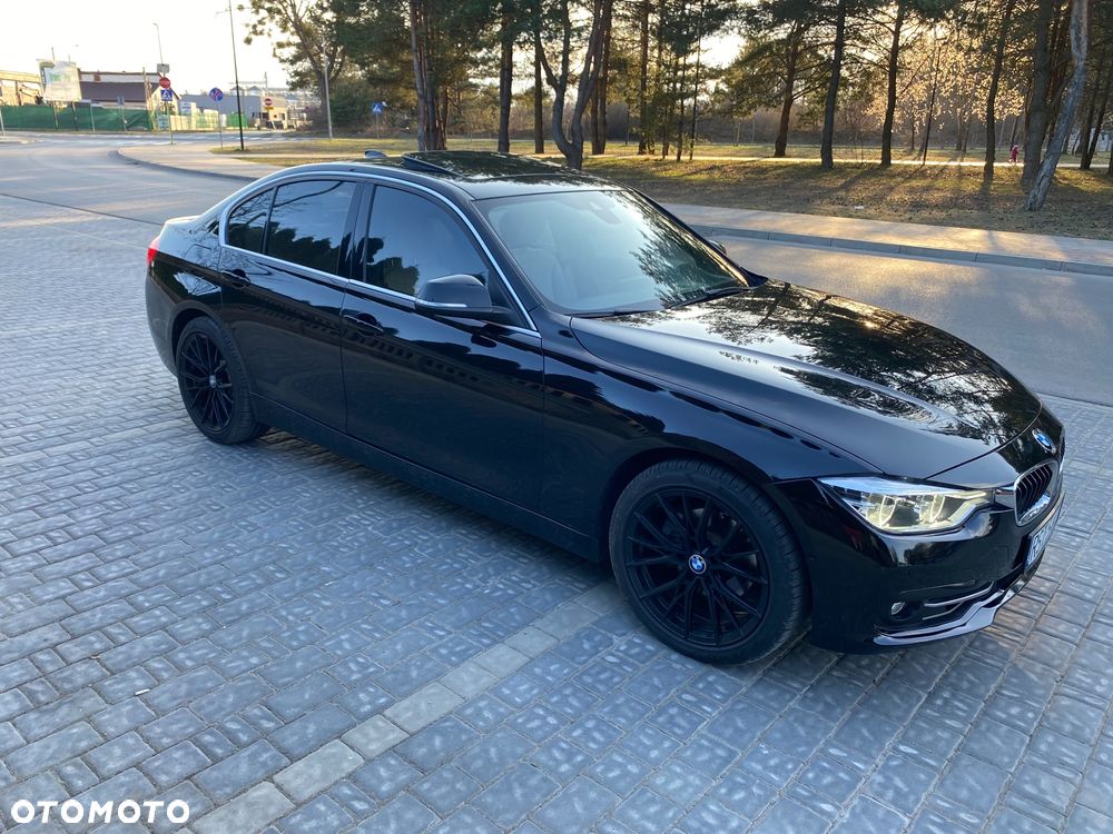 BMW Seria 3 330i xDrive Luxury Line - 13