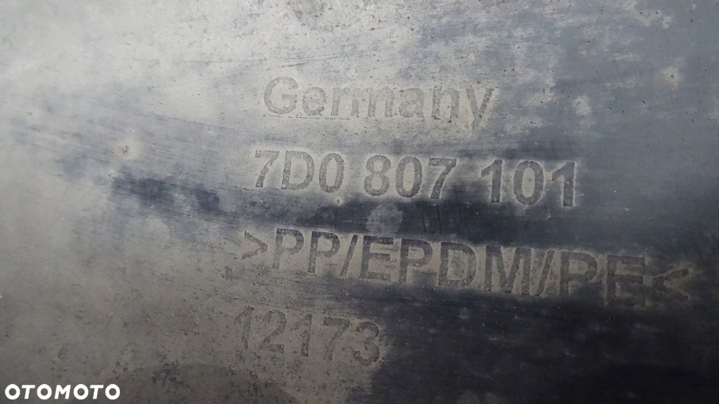 VW TRANSPORTER T4 ZDERZAK PRZÓD 7D0807101 - 12