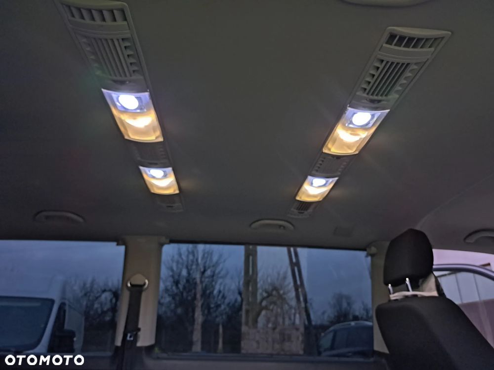 Volkswagen Caravelle 2.0 TDI L1 Highline - 18