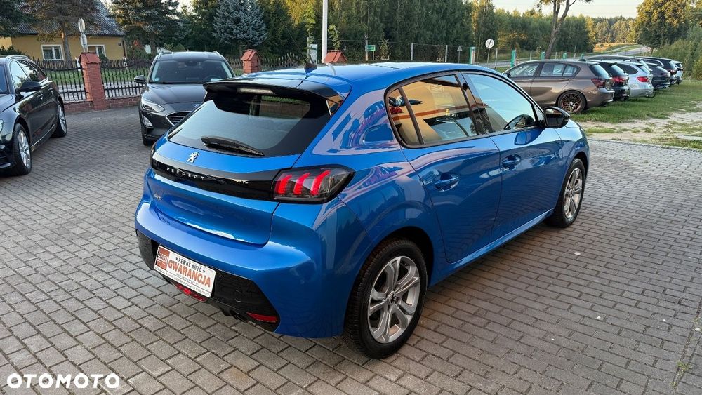Peugeot 208 - 15
