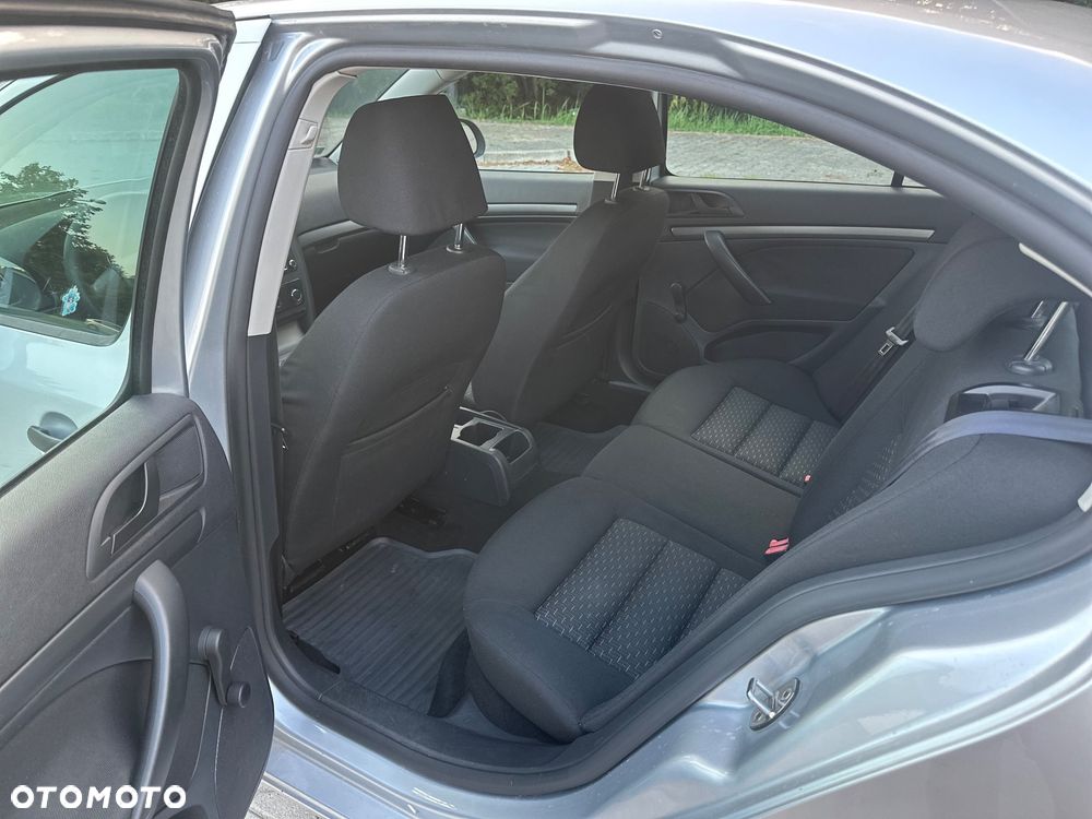 Skoda Octavia 1.6 Ambiente - 8