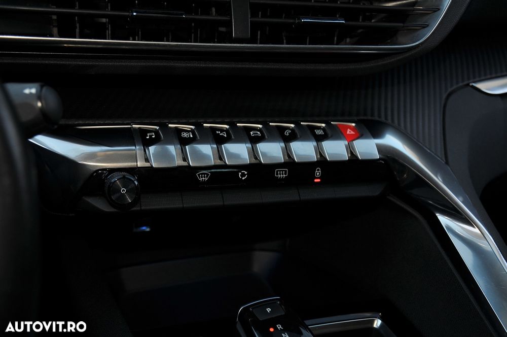 Peugeot 3008 PureTech 130 Stop & Start GPF EAT8 Active Pack - 29