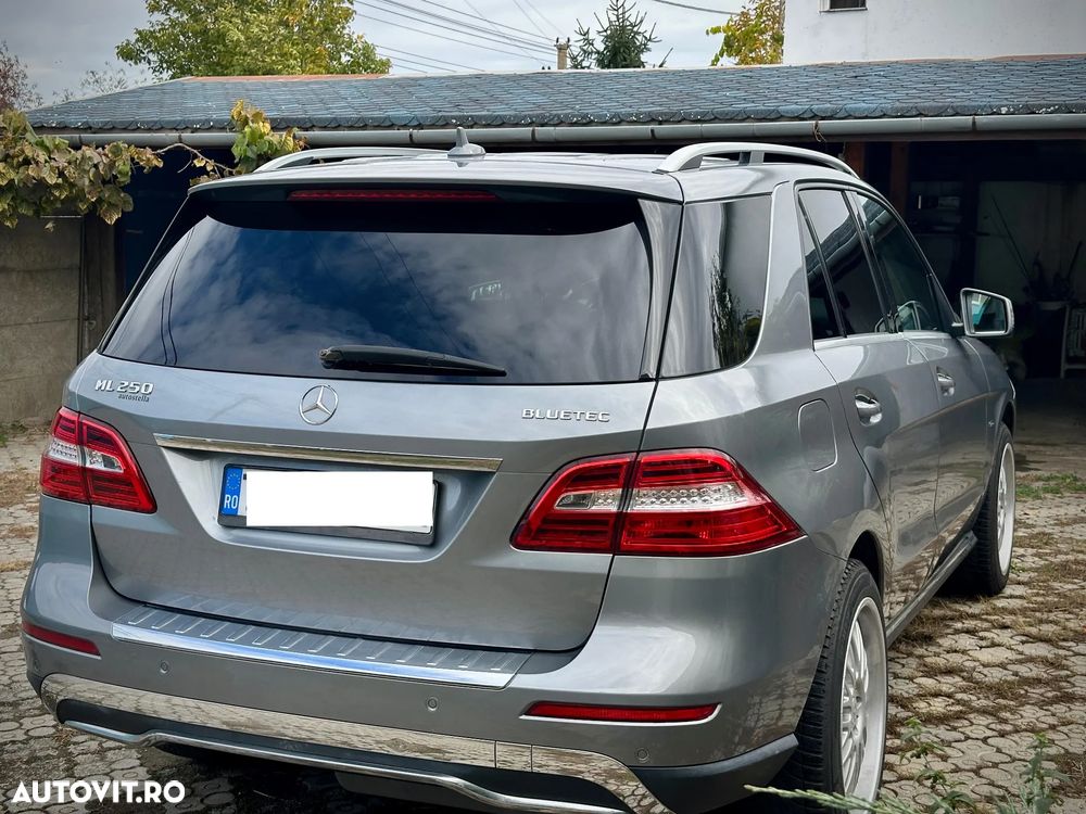 Mercedes-Benz ML 250 BlueTec 4MATIC Aut - 35