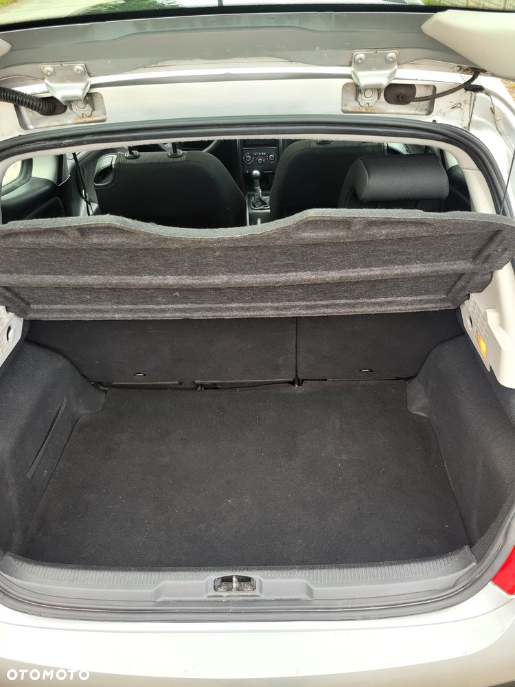 Peugeot 207 1.4 16V Trendy - 10