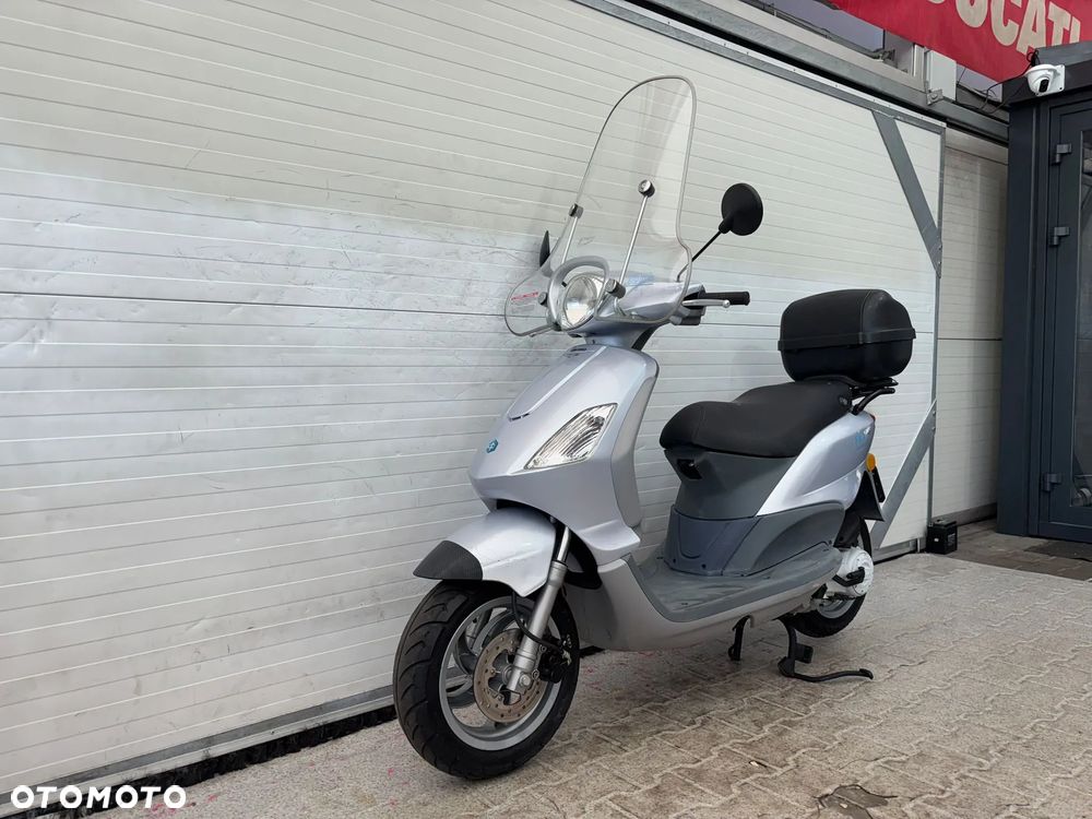 Piaggio FLY - 8