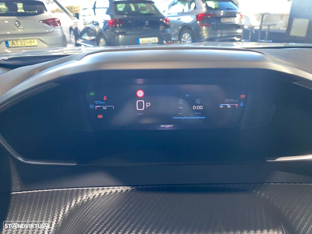 Peugeot 2008 1.2 PureTech Allure EAT8 - 11