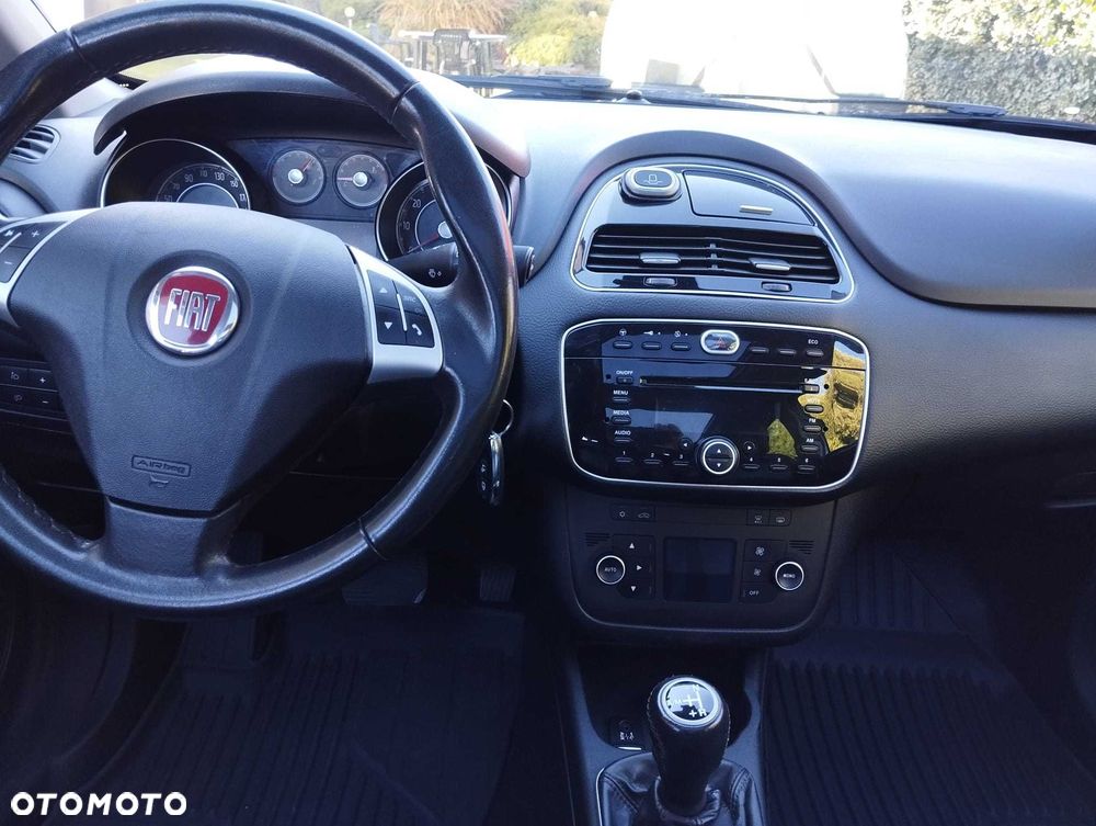 Fiat Grande Punto 2012 photo 5