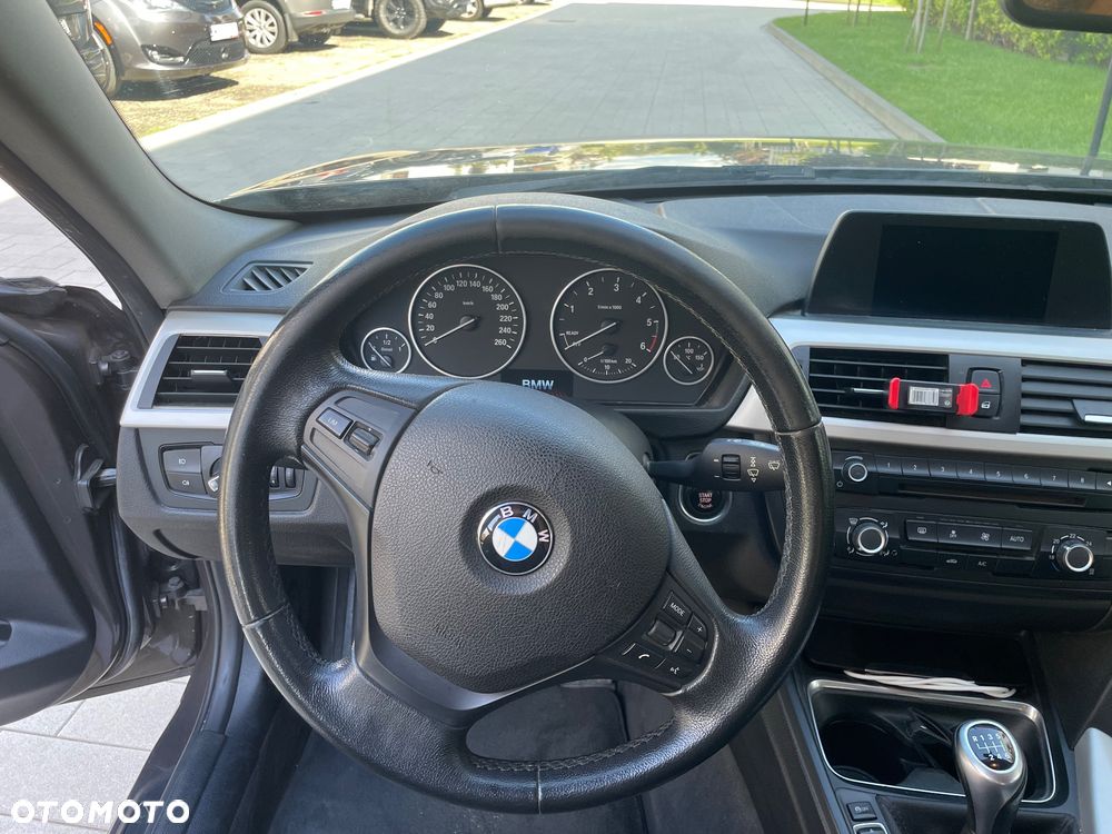 BMW Seria 3 316d - 10