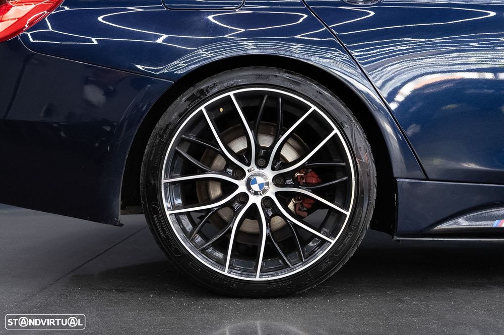 BMW 320 d Auto Pack M - 13