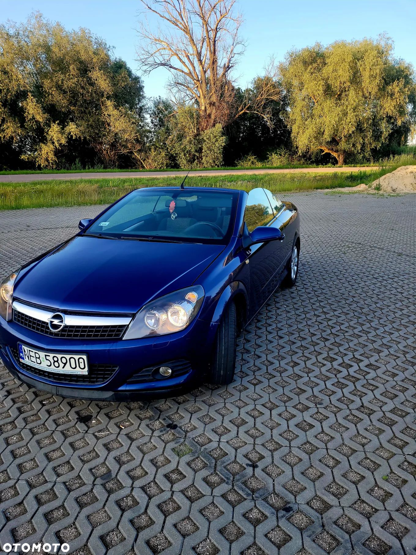 Opel Astra Twin Top 1.9 CDTI Edition - 1
