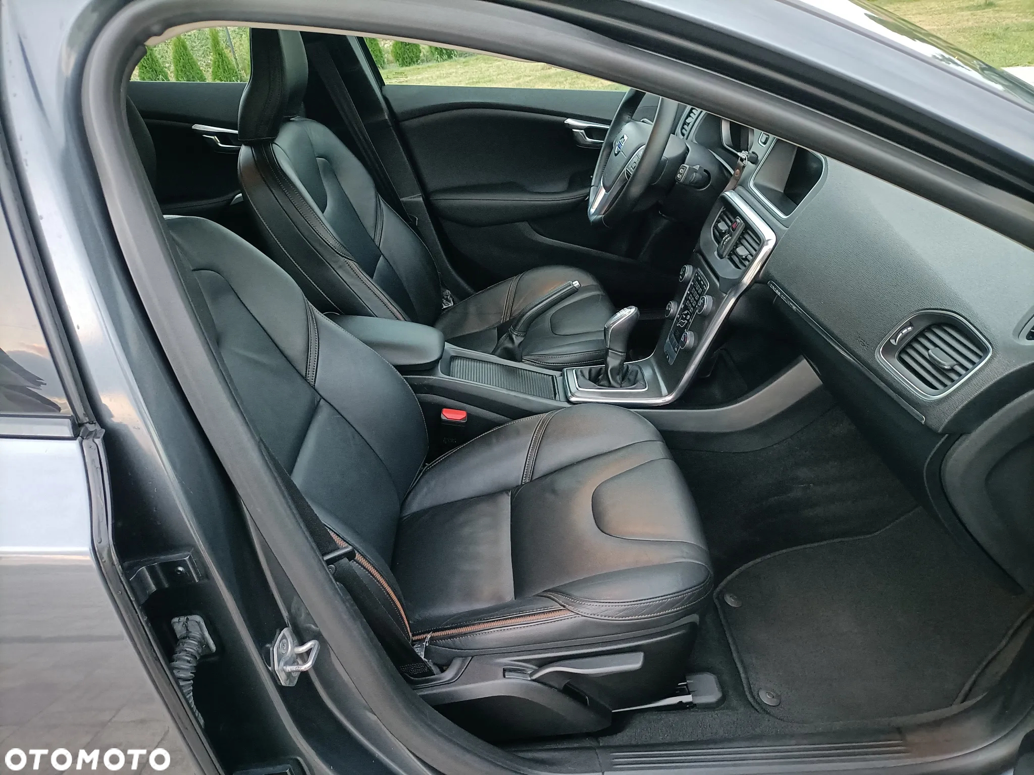 Volvo V40 D2 Momentum - 27
