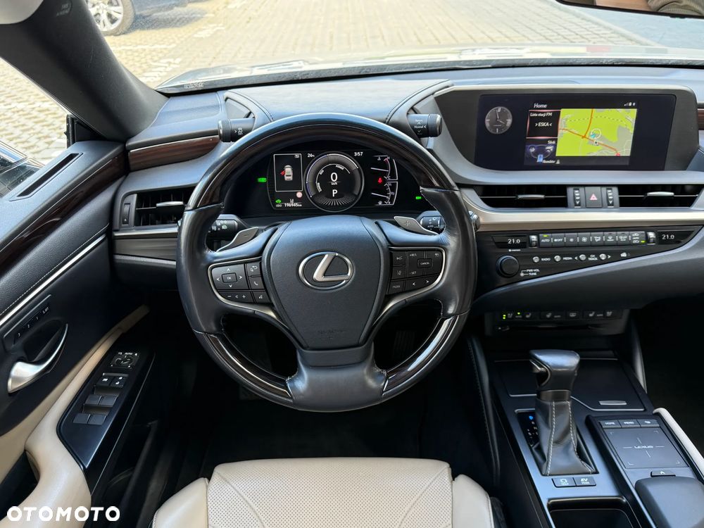 Lexus ES 300h Prestige - 8
