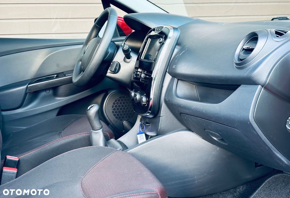 Renault Clio - 22