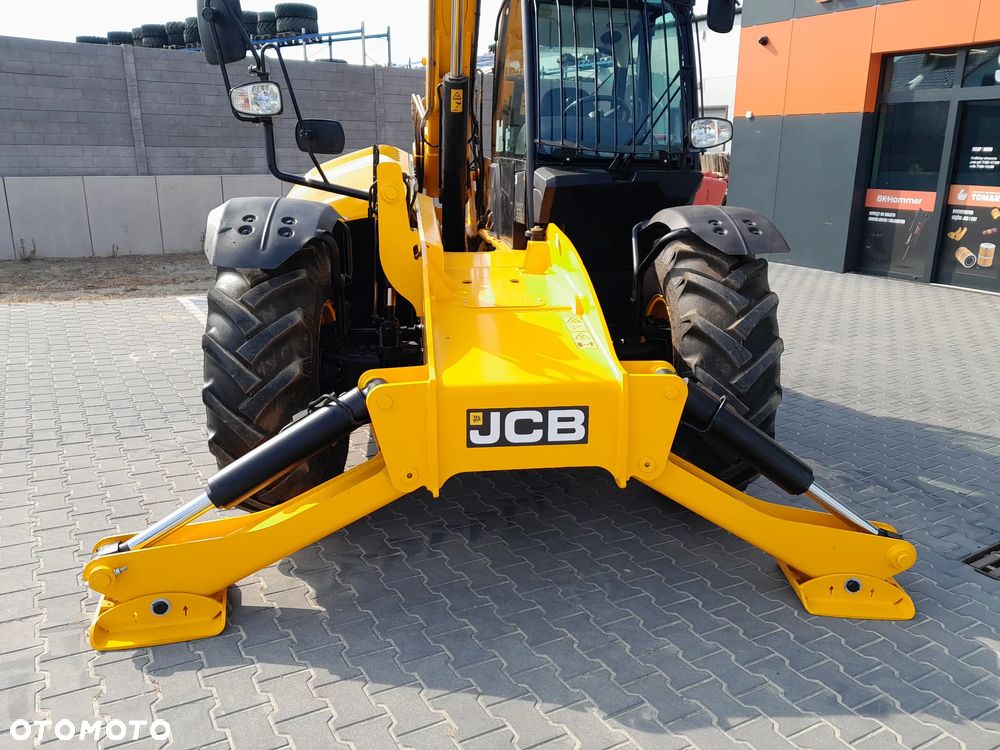 JCB 540-140 2022r - 12