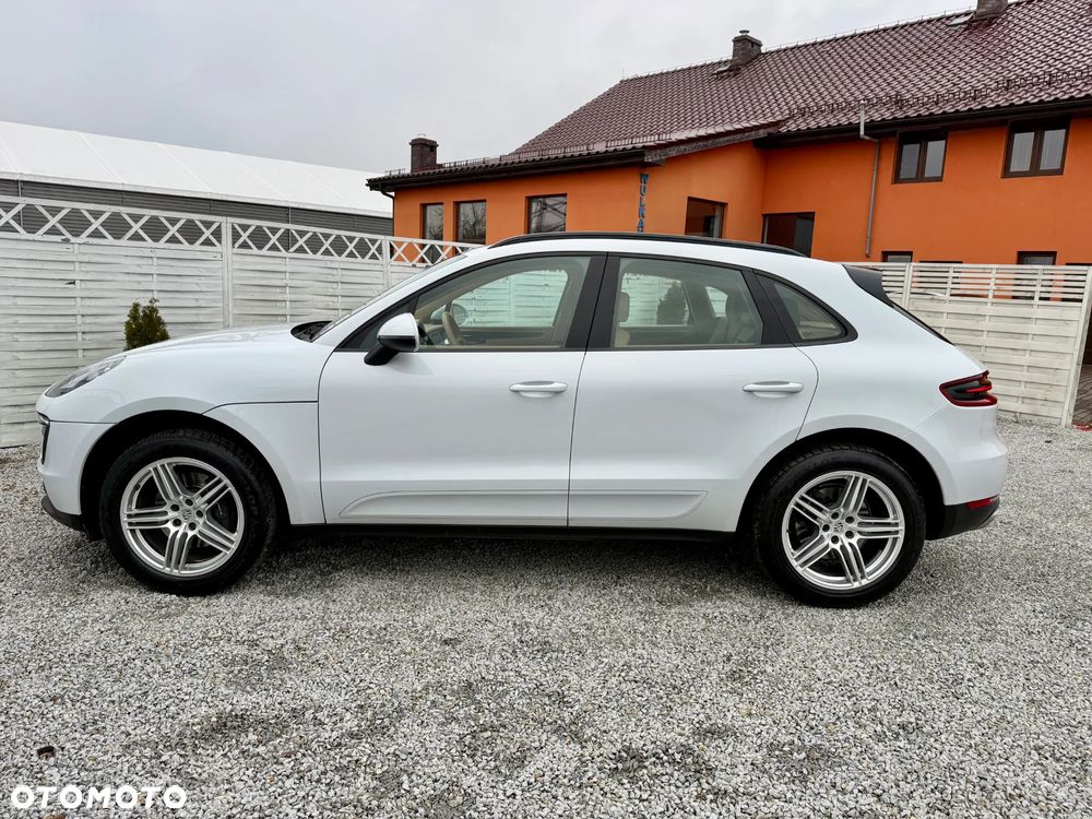 Porsche Macan - 24