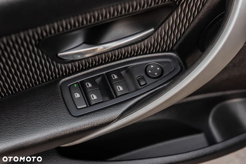 BMW Seria 3 - 16