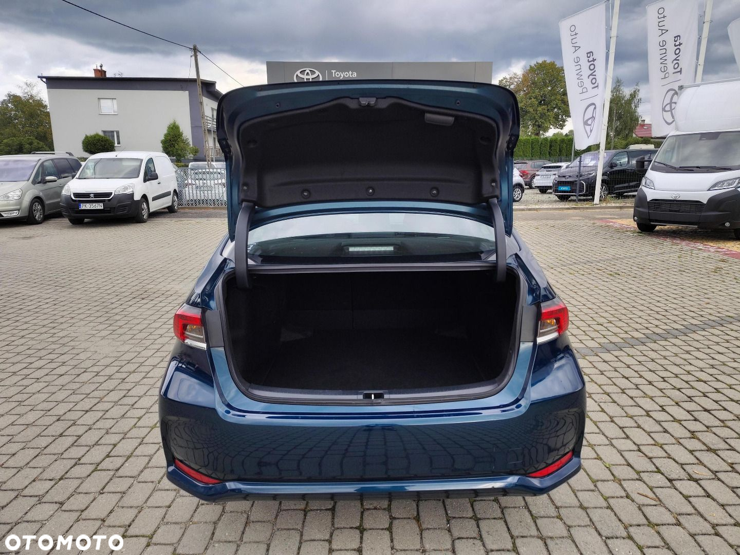 Toyota Corolla - 12