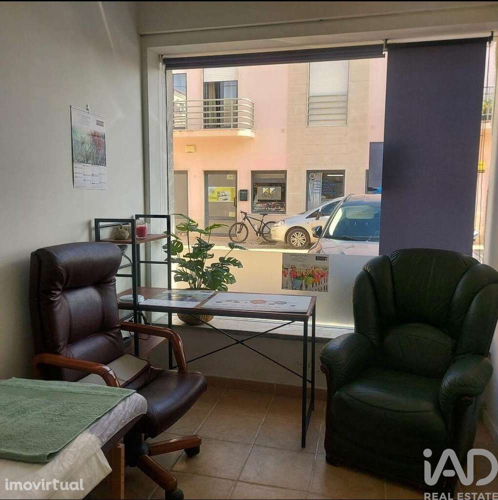 Comércio diverso em Atouguia da Baleia de 128,00 m2 - Grande imagem: 4/8