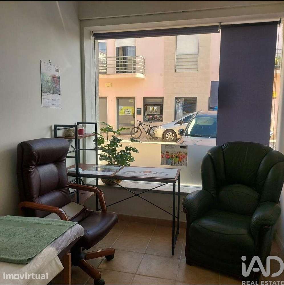 Comércio diverso em Atouguia da Baleia de 128,00 m2 - Grande imagem: 4/8