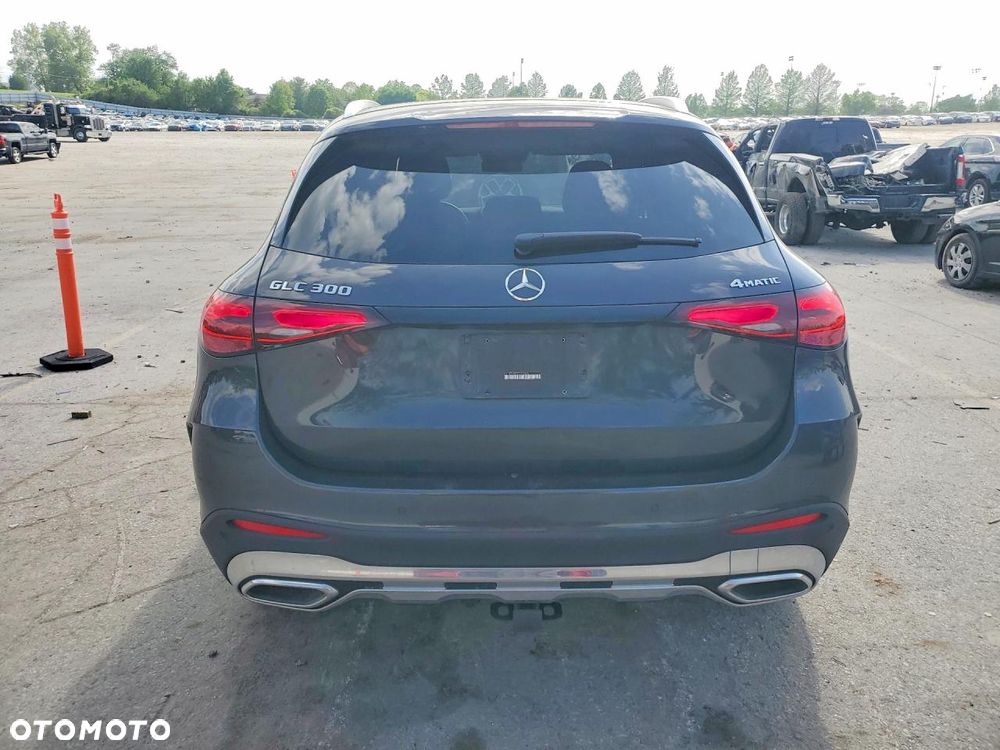 Mercedes-Benz GLC 300 4Matic 9G-TRONIC AMG Line Advanced - 3