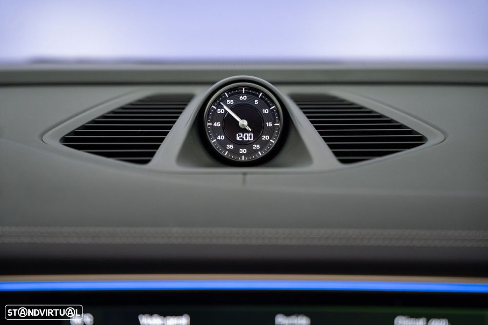 Porsche Macan Electric 4 - 20
