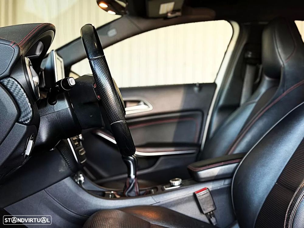 Mercedes-Benz A 200 CDI AMG Line - 23