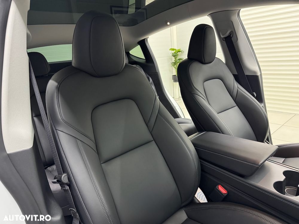 Tesla Model Y - 20
