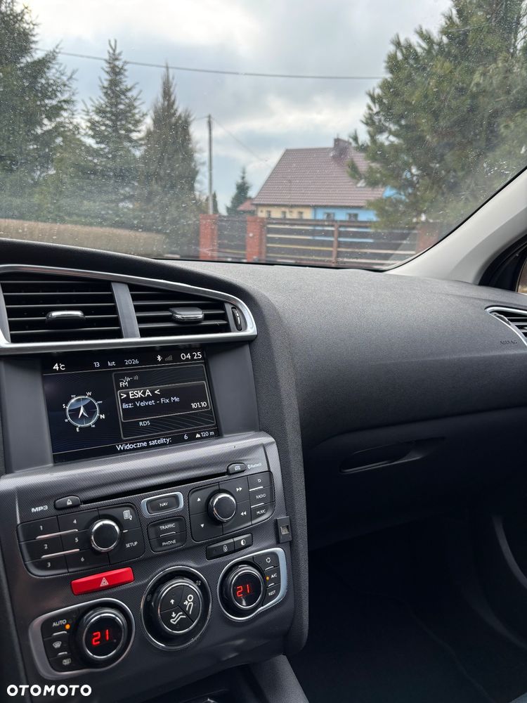 Citroën C4 e-HDi 115 ETG6 Selection - 23