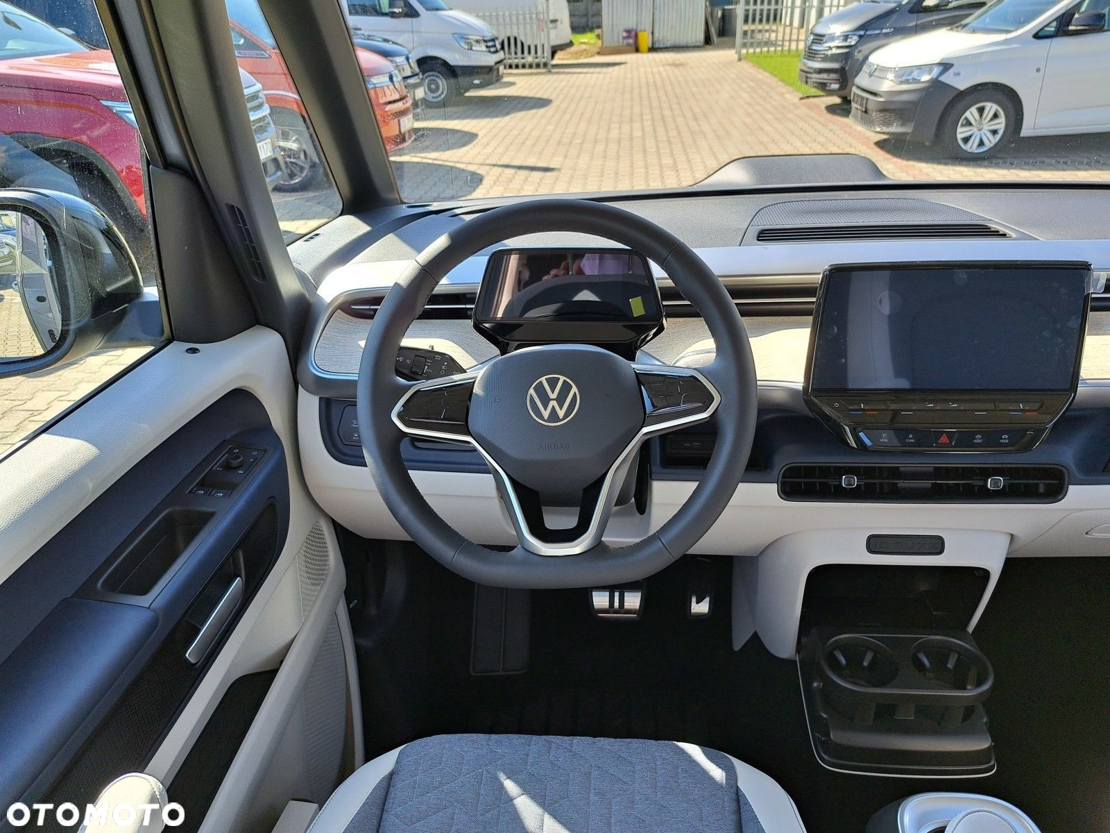 Volkswagen ID. Buzz 150 kW (204 PS) / skrzynia biegów: automatyczna 1 biegowa rozstaw osi: 2988 mm - 26
