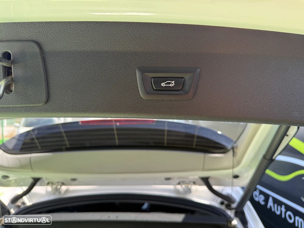 BMW X1 16 d sDrive Line Sport - 24