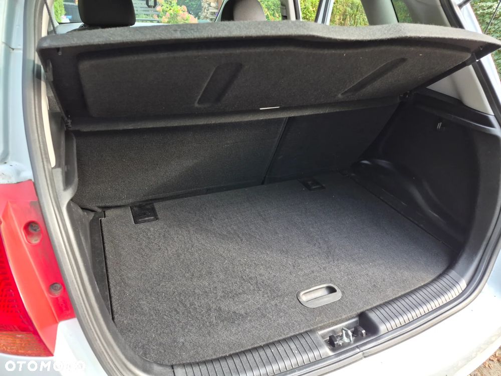 Kia Venga - 12