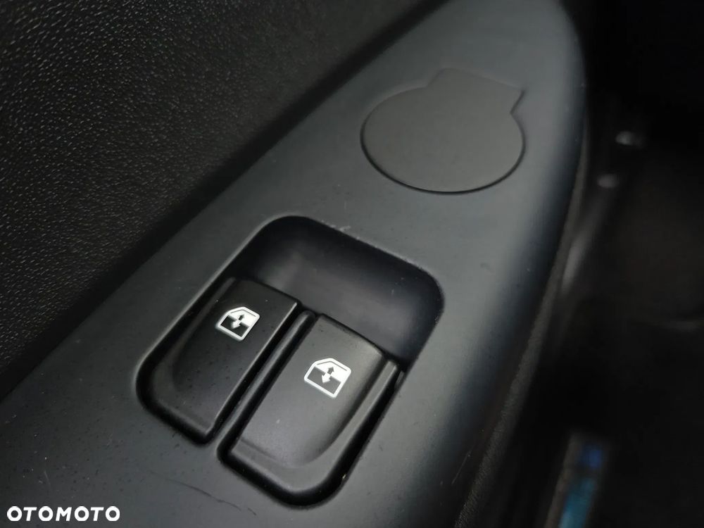 Hyundai i20 1.2 Fifa World Cup Edition - 33
