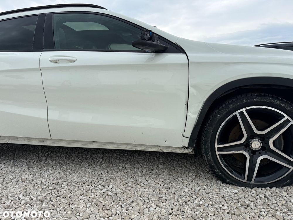 Mercedes-Benz GLA - 29