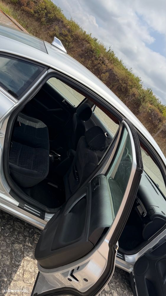 VW Passat 1.9 TDi Trendline - 10