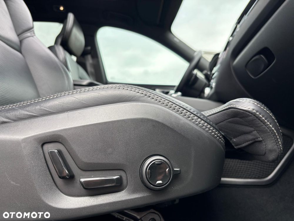 Volvo XC 60 T8 AWD Plug-In Hybrid R-Design - 20