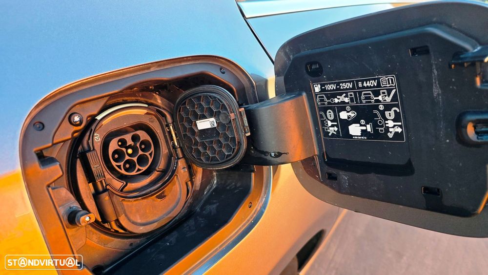 Mercedes-Benz A 250 e Progressive - 24