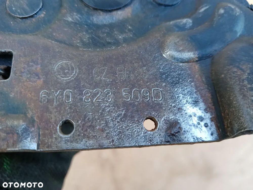 Zamek rygiel maski przód Skoda Fabia I 6Y0823509D - 5