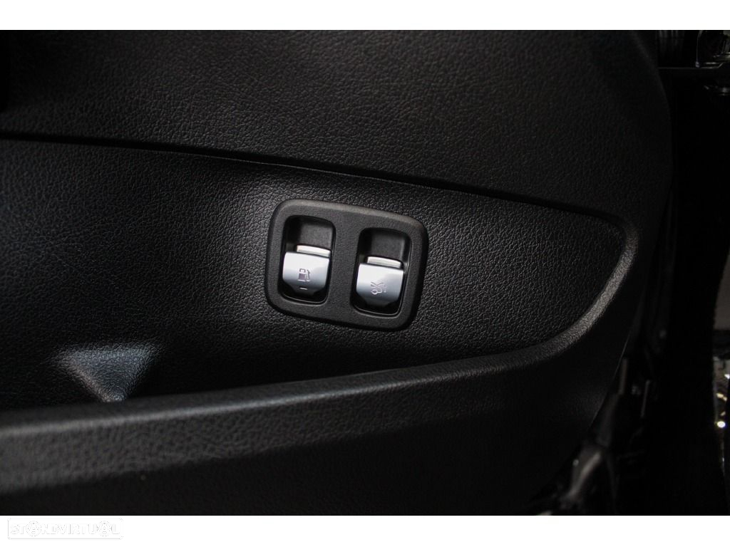 Mercedes-Benz C 300 - 25