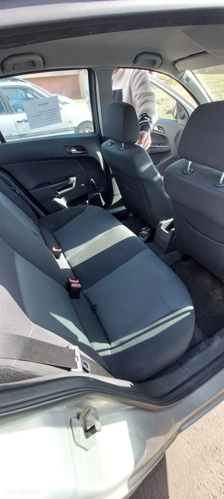 Opel Astra 1.6 Essentia - 10